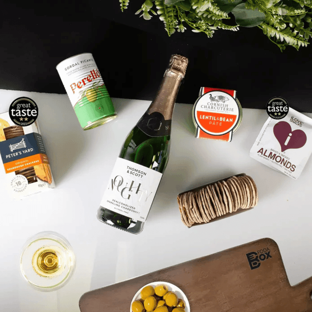image of Savoury snacks & 0% wine gift box