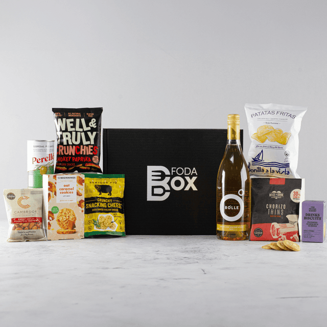 image of Alcohol-free white sparkling wine & snacks hamper