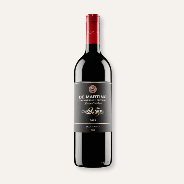 image of De Martino Carmenere red wine bottle