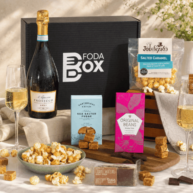 image of Prosecco, popcorn & fudge hamper