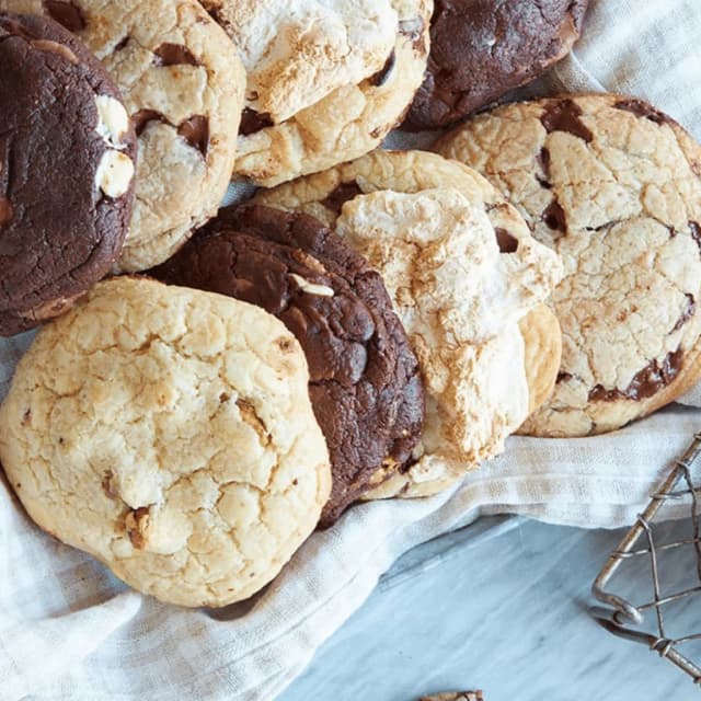 image of Box of 8 cookies