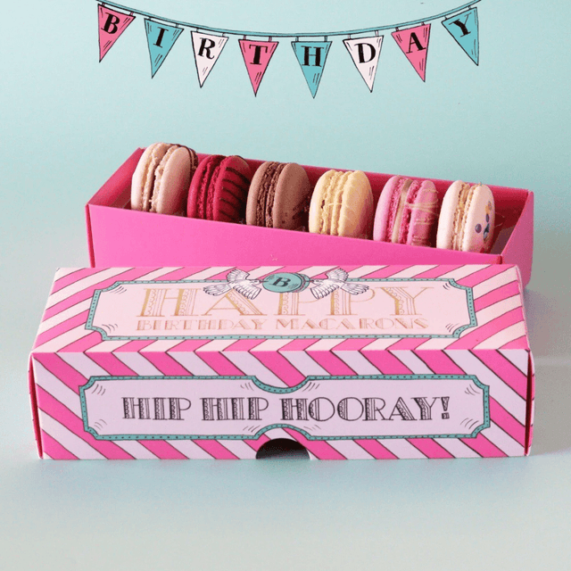 image of 6 Birthday macarons