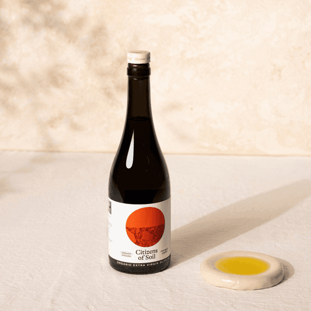 image of Spanish extra virgin olive oil bottle