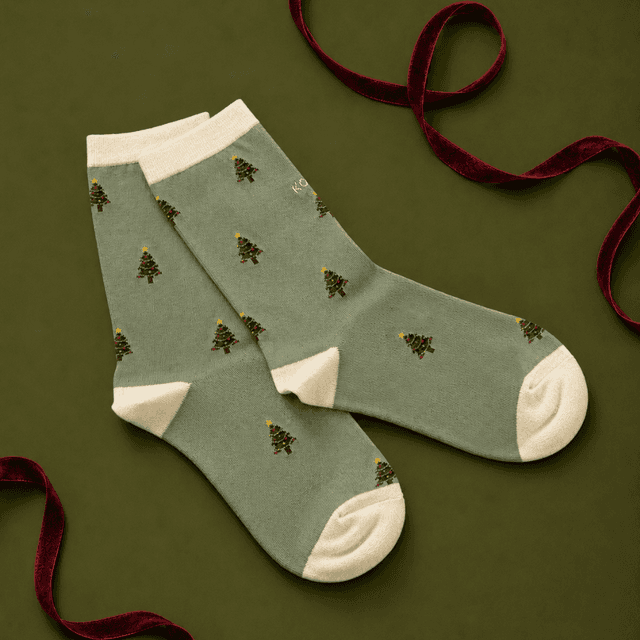 image of 1 pair of women's festive bamboo socks