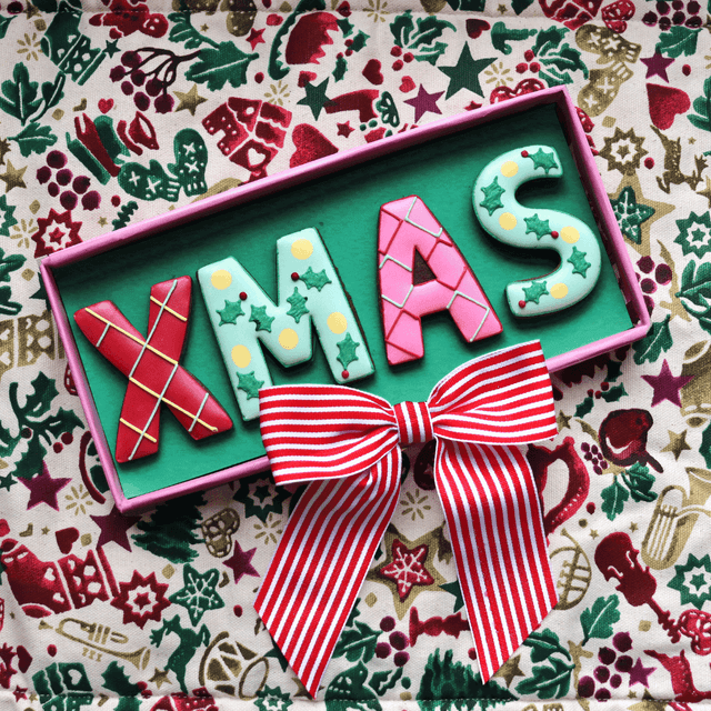 image of Hand-iced Christmas biscuits