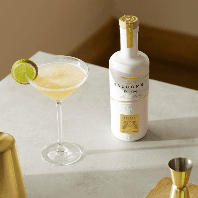 image of Island Street rum with ginger ale