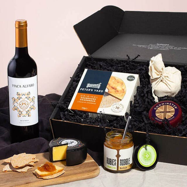 image of Red wine & cheese hamper